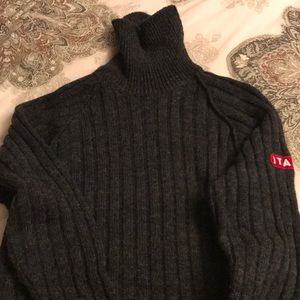 Like new “Italia” sweater